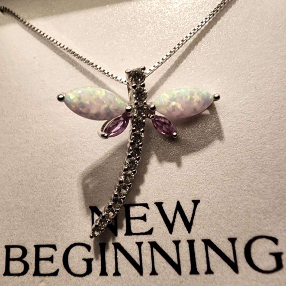 BNWT New beginnings sterling silver dragonfly pendant necklace Opal And Saphire